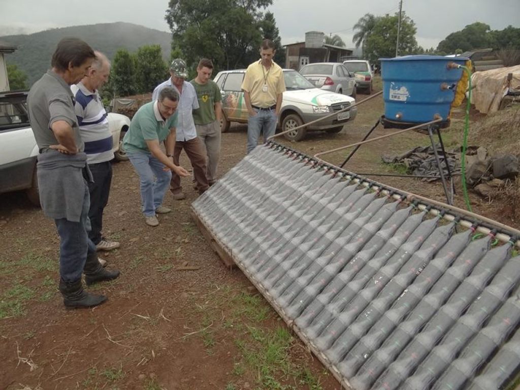 Projeto cria aquecedor solar com garrafas pet