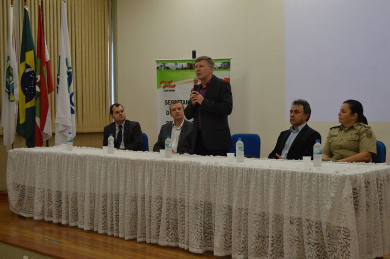 Oficina sobre estiagem debate uso consciente da água em Joaçaba