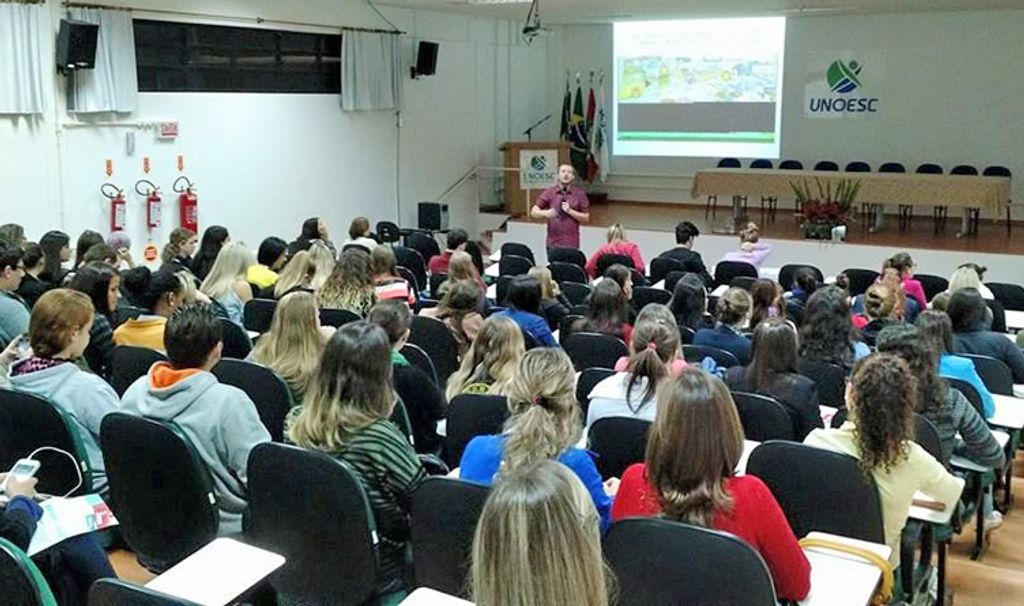 Conselho Regional de Psicologia ministra oficina na Unoesc sobre orientação e ética