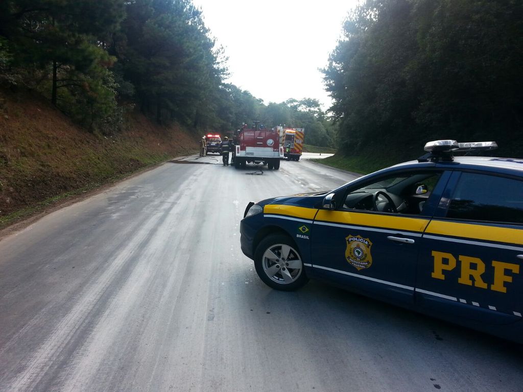 Após acidente com mortes, PRF e Dnit estudam mudanças para Curva da Santa na BR-282