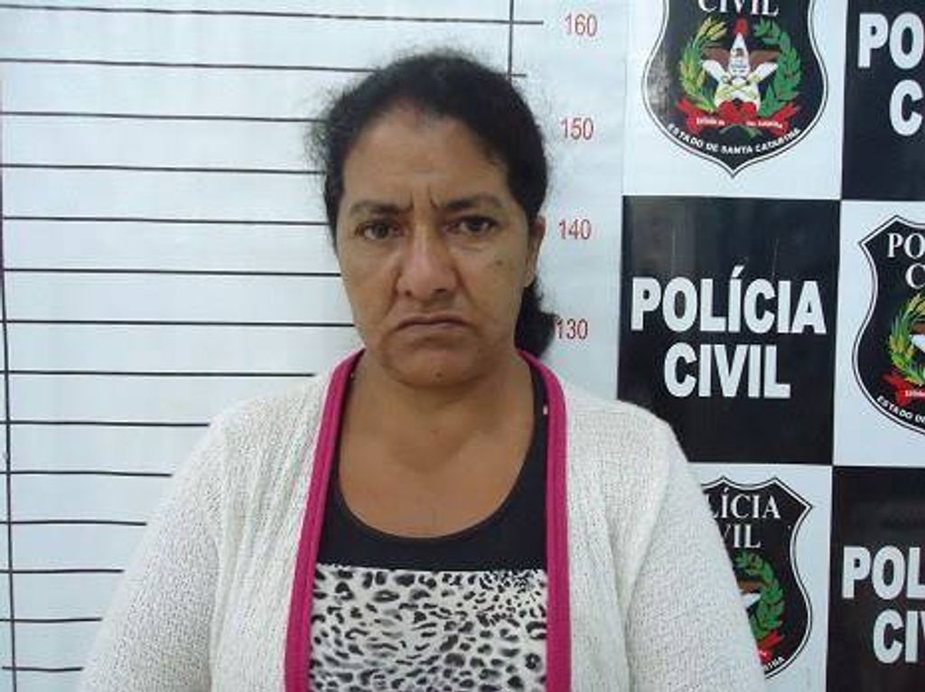 Polícia prende mãe e filhos por tráfico de drogas em Campos Novos