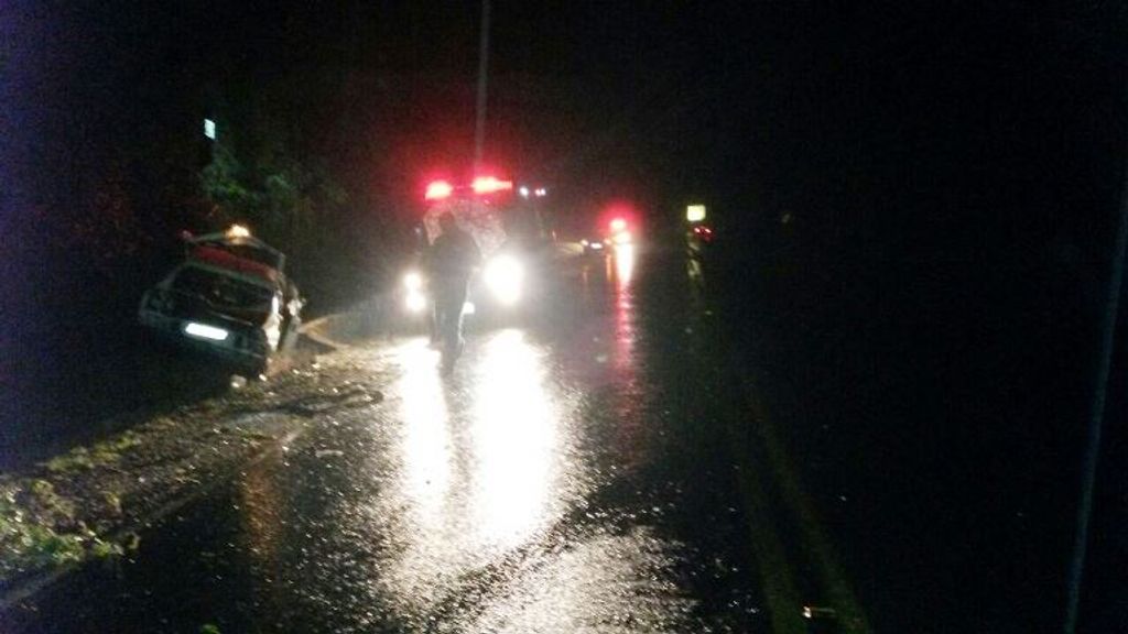 Jovem é arremessado para fora do veículo em acidente na BR-282 em Joaçaba