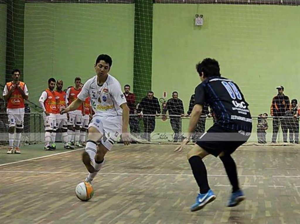 Jogador de futsal precisa de doações de medula óssea