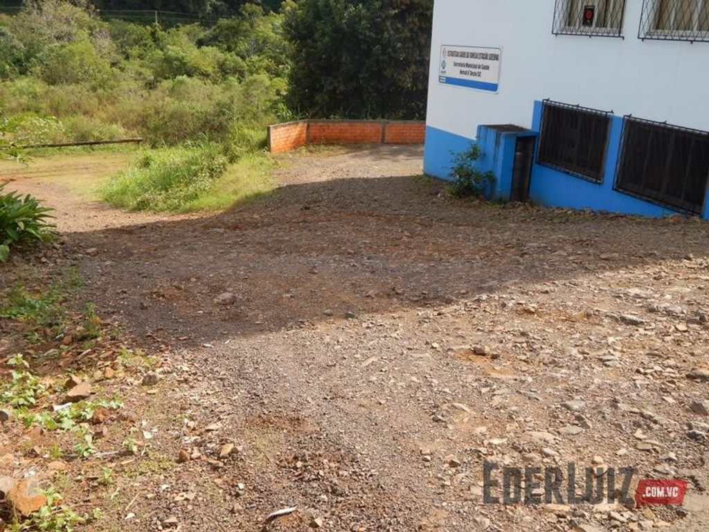 Moradores fazem protesto para cobrar melhorias no bairro Morada do Sol