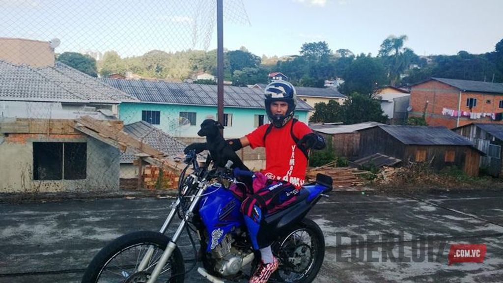 Piloto de manobras radicais terá companheira animal em competições