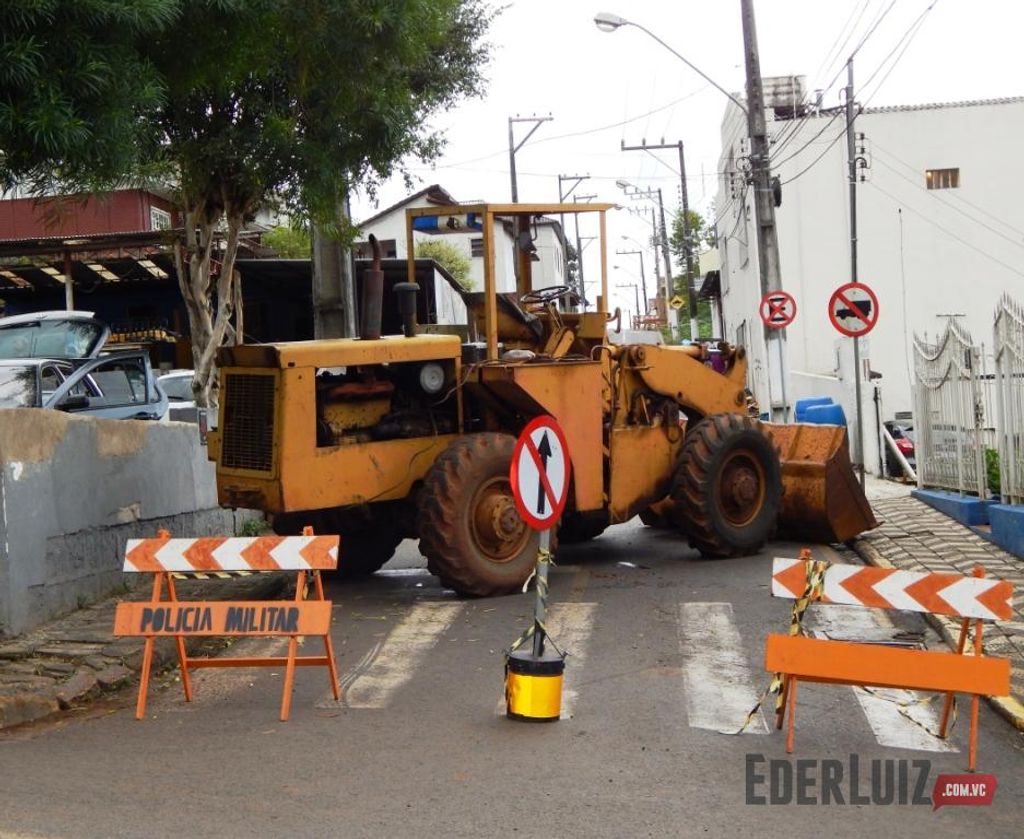 Prefeitura interdita totalmente Rua Frei Rogério em Joaçaba