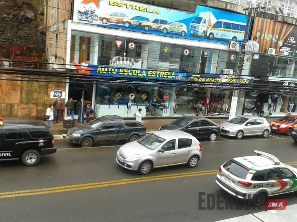 Polícia cumpre mandados de busca e apreensão em centros de formação de condutores