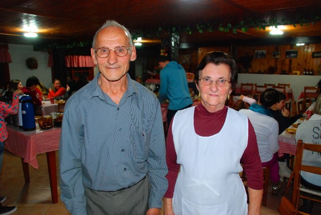 Família preserva a tradição do café colonial no interior de Joaçaba