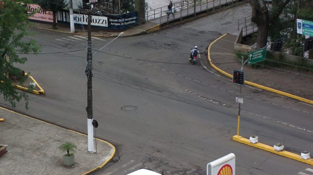 Leitor flagra problema que está prejudicando o trânsito na antiga rodoviária
