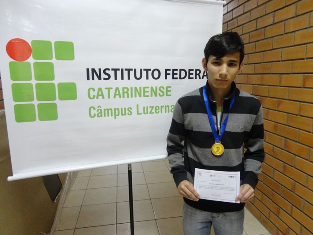 Aluno do IFC Luzerna conquista medalha de ouro em Olimpíada Brasileira de Física