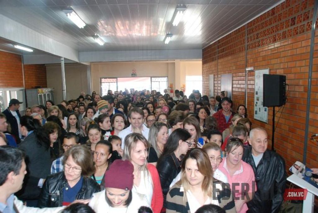 Bazar da Moda atrai grande público em busca de descontos de até 70%