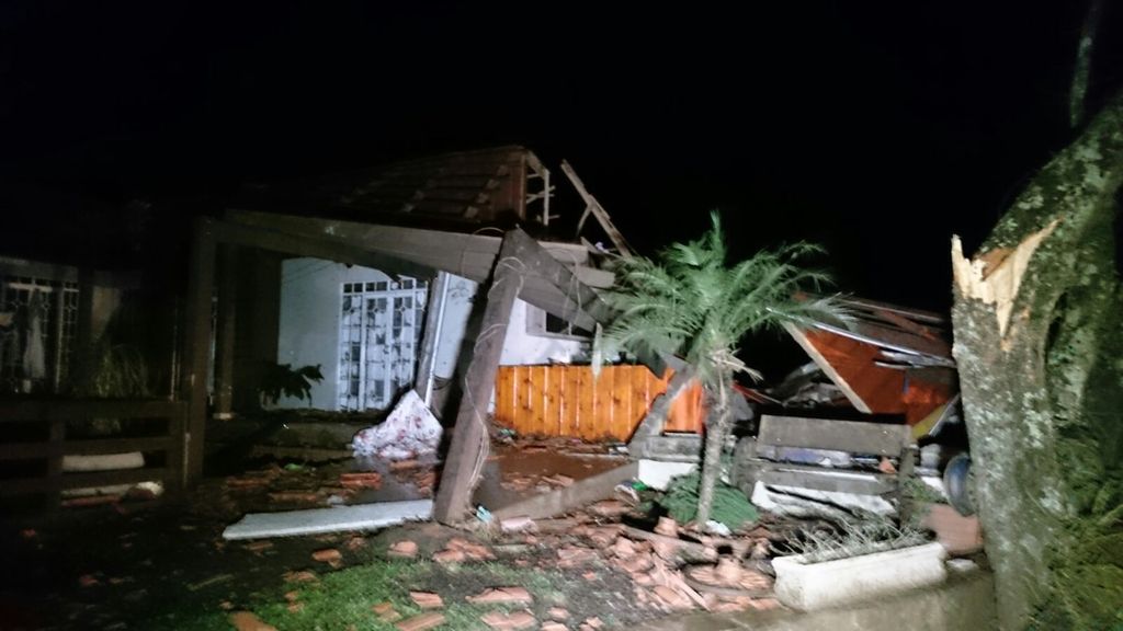 Fortes ventos atingem região de Francisco Beltrão-PR