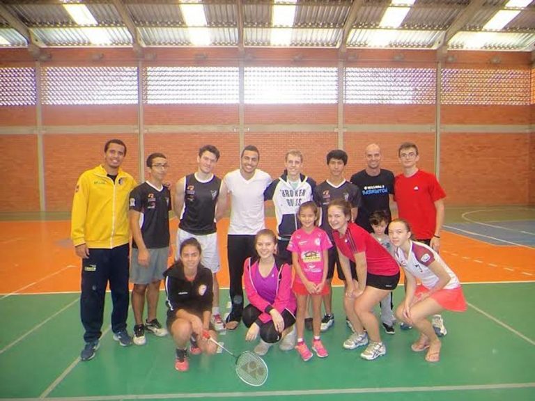 Atletas da AMOB/Andrade disputam nacional de Badminton em Toledo