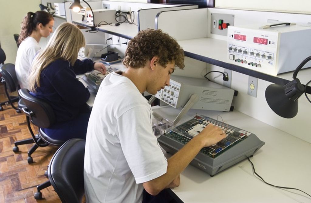SENAI está com inscrições abertas para os Cursos Técnicos 2015