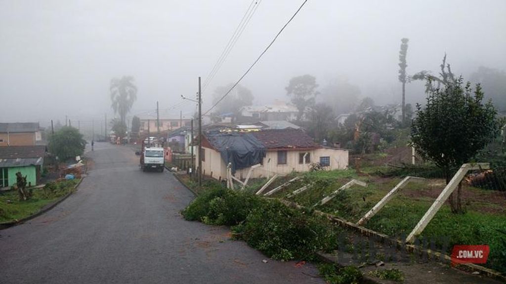 Depois da chuva é dia de recomeço para atingidos pelo vendaval