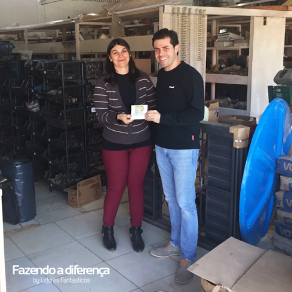 Voluntários entregam valores arrecadados para famílias vítimas do tornado em Xanxerê