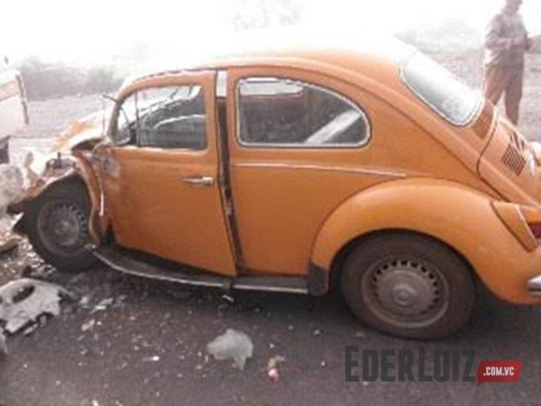 Carona de Fusca sofre ferimentos graves em acidente na SC-453