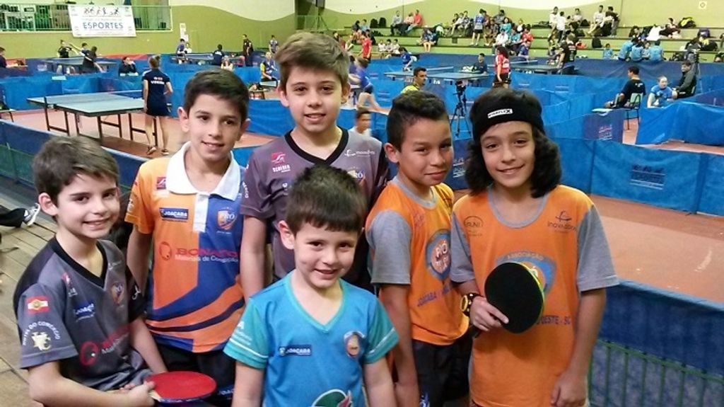 Equipe Pró Tênis de Mesa conquista cinco títulos estaduais e investe na nova geração de atletas