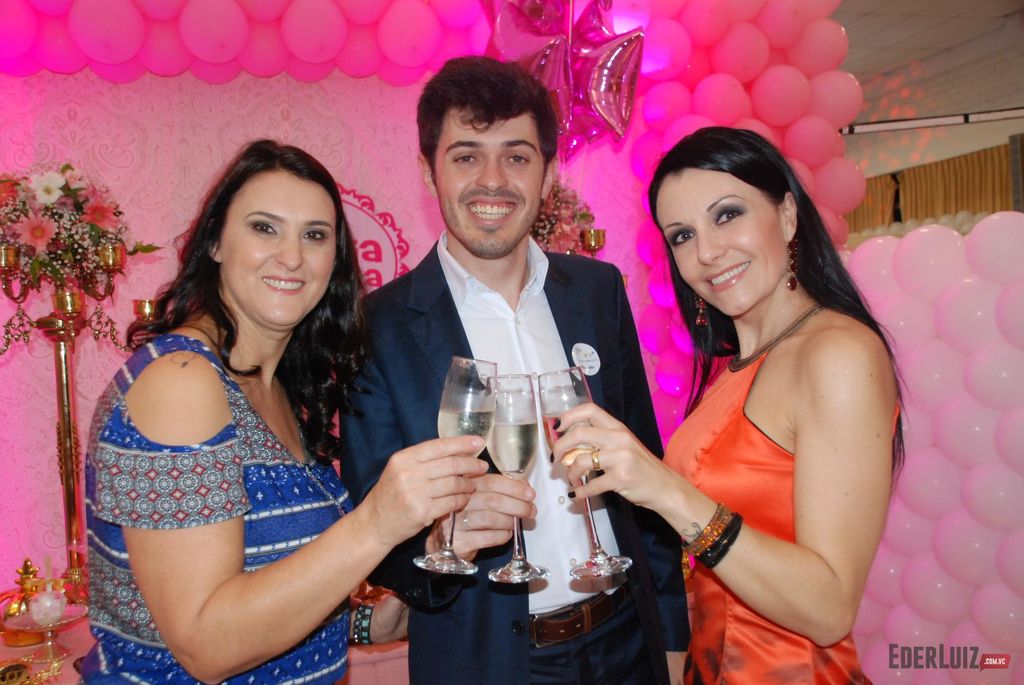 Nana Nenê e Espaço Teen com desfiles temáticos e atrações no stand durante a ExpoFestas & Eventos