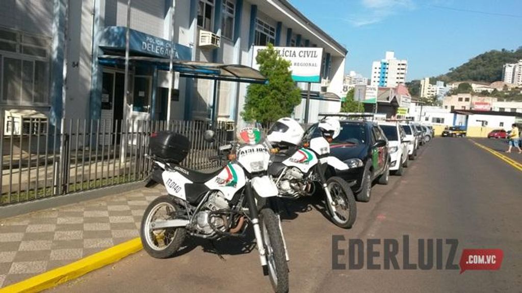 Bateu no avô de 67 anos e foi preso com maconha