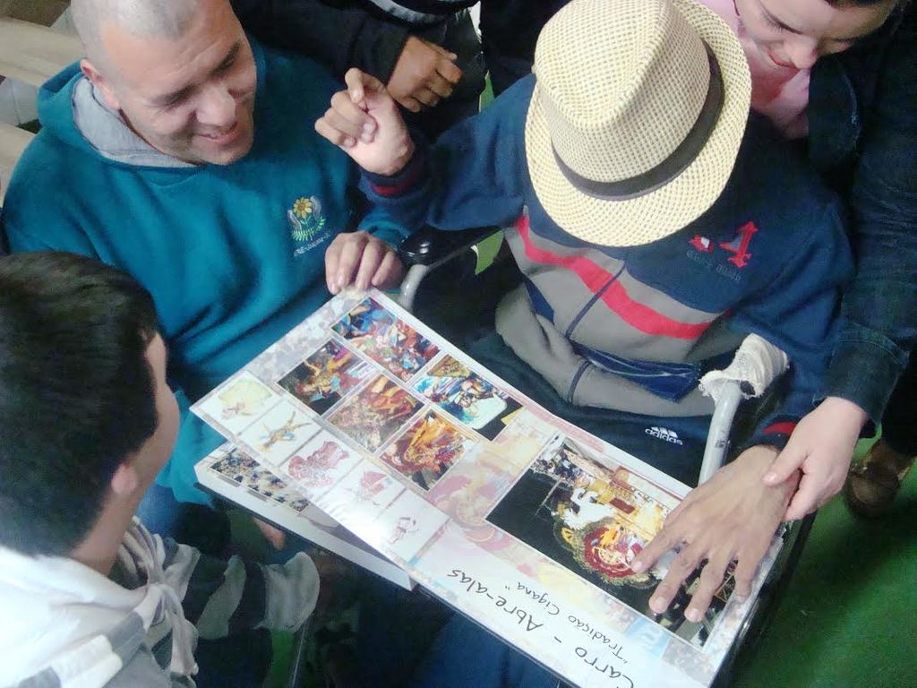 Alunos das Apaes de Joaçaba e Ipira visitam a Aliança