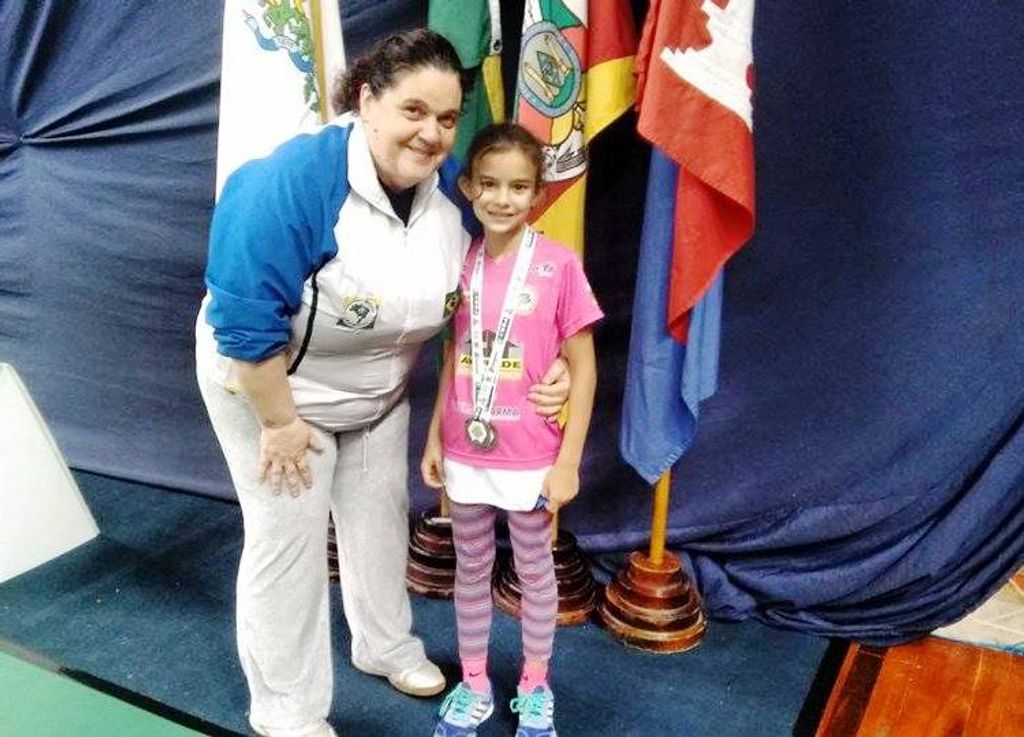 Atleta da AMOB conquista duas medalhas em competição nacional de Badminton