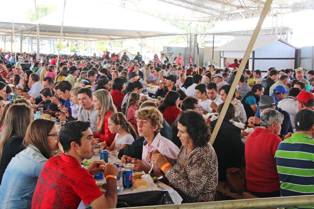 Festa do Agricultor reúne aproximadamente 4 mil pessoas em Piratuba