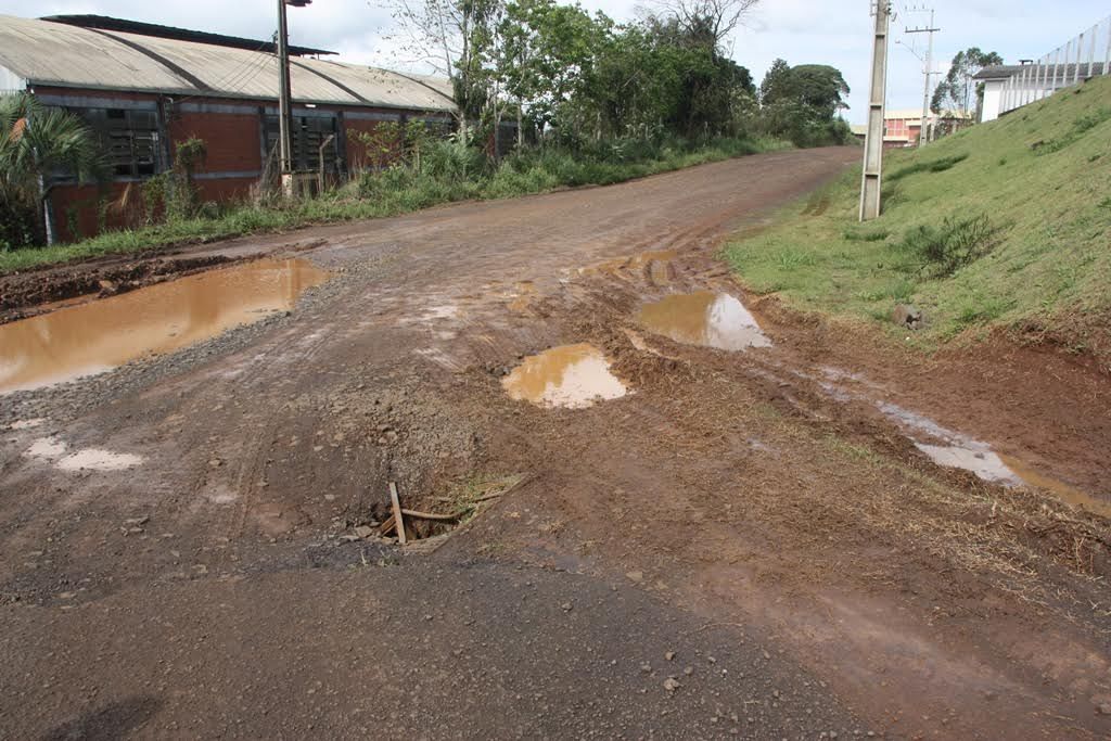 Acesso a maior empresa de Joaçaba está em situação de abandono