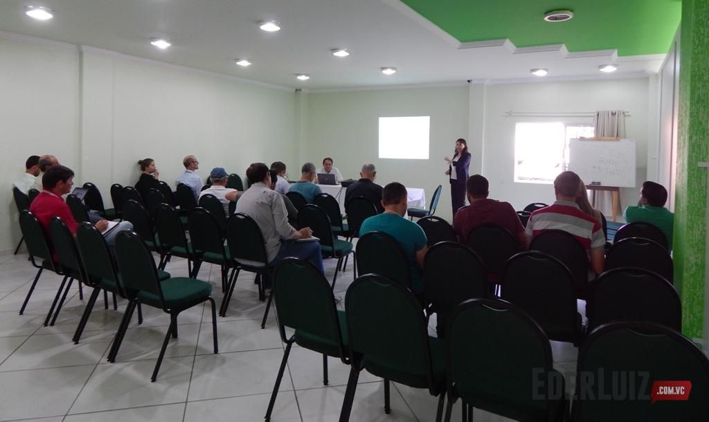 Reunião em Joaçaba define preços de referência para setembro do litro de leite em SC