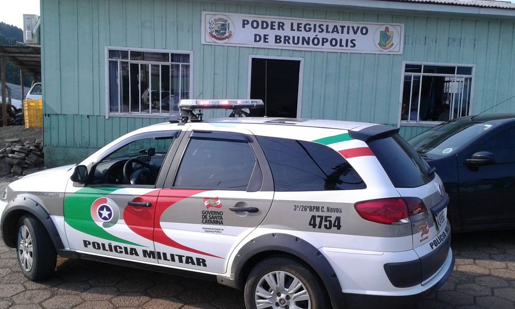 Sessão para votar possível cassação de vereador termina com briga em Brunopólis