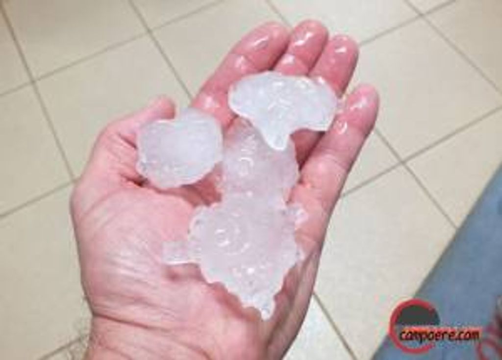 Temporais com ventos e granizo provocam destruição pela região