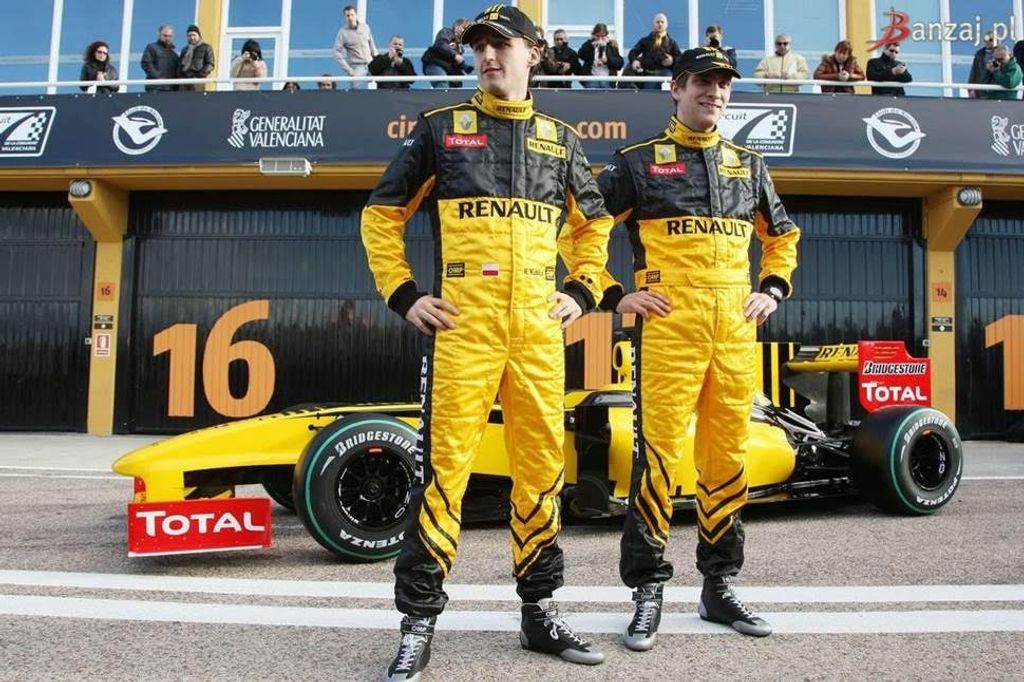 Carro usado na fórmula 1 pelos pilotos Kubica e Petrov está em exposição em Joaçaba