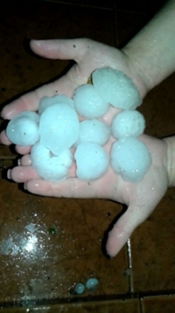 Granizo atinge Videira. Vários bairros foram afetados