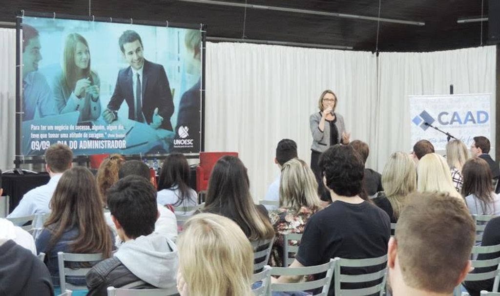 Curso de Administração da Unoesc realizou evento para comemorar os 50 anos da profissão