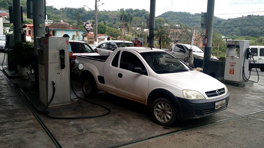 Preço da gasolina varia de R$ 3,35 a R$ 3,70 em Joaçaba. E vem mais aumento por ai