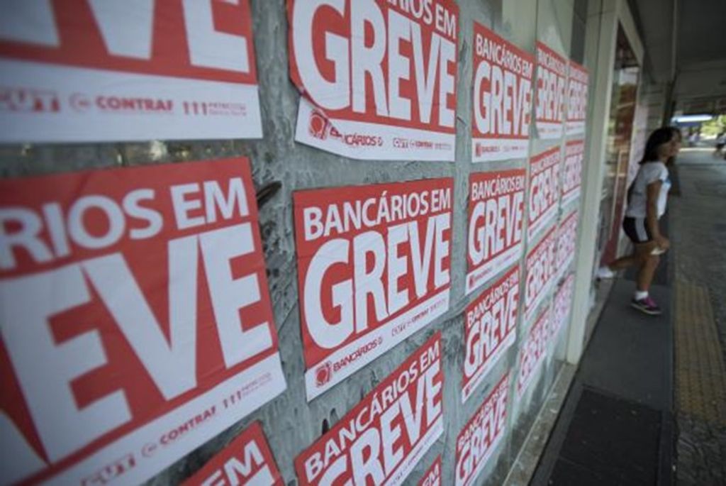 Bancários entram hoje em greve em todo o país