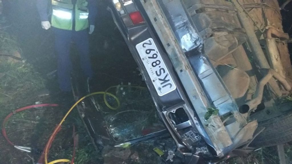 Capotamento de veículo deixa três vítimas presas as ferragens na BR-282 em Herval