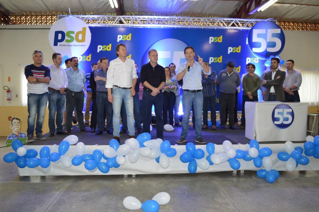 PSD promove encontro regional de filiações e Weiss assina ficha