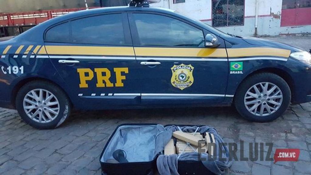 Adolescente de 16 anos é flagrado com mala cheia de maconha