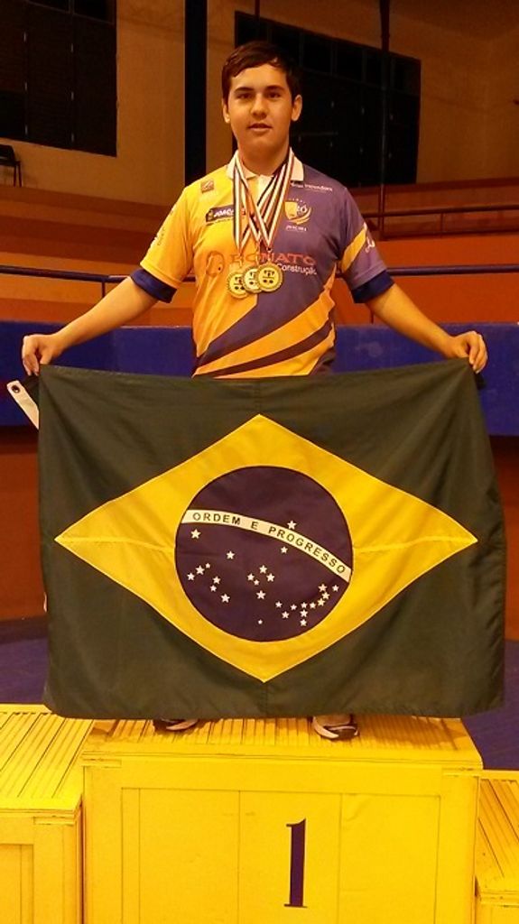 Mesatenista joaçabense Daniel Godoi conquista dois ouros e uma prata em Cuba    