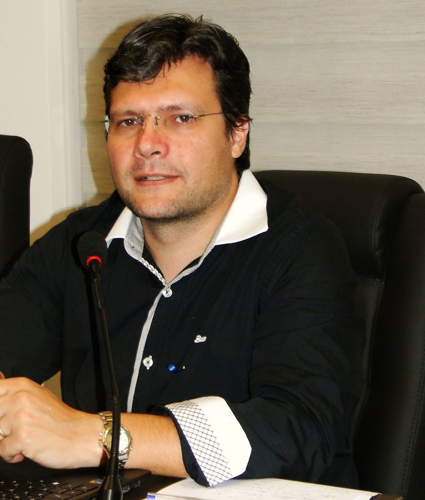 Vereador Éber assume liderança do governo na câmara