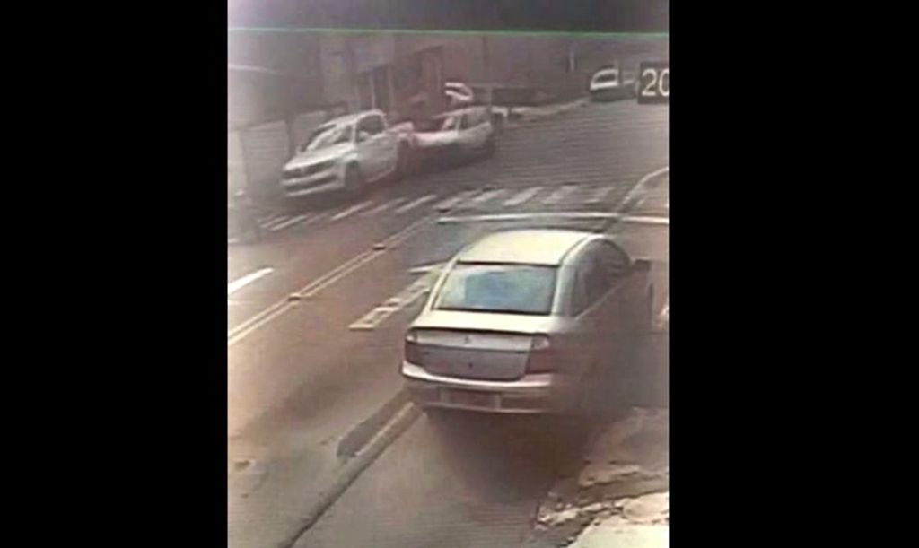 Assista – Vídeo mostra motorista bêbado batendo em veículo na Duque de Caxias