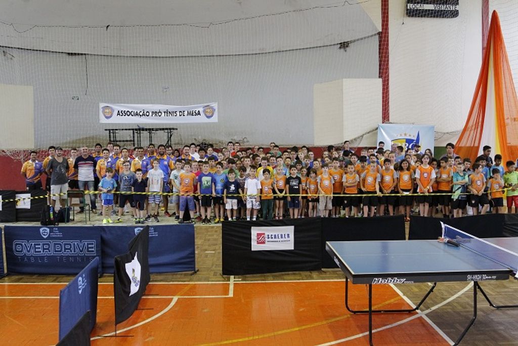 Torneio Aberto de Tênis de Mesa supera as expectativas e envolve as famílias