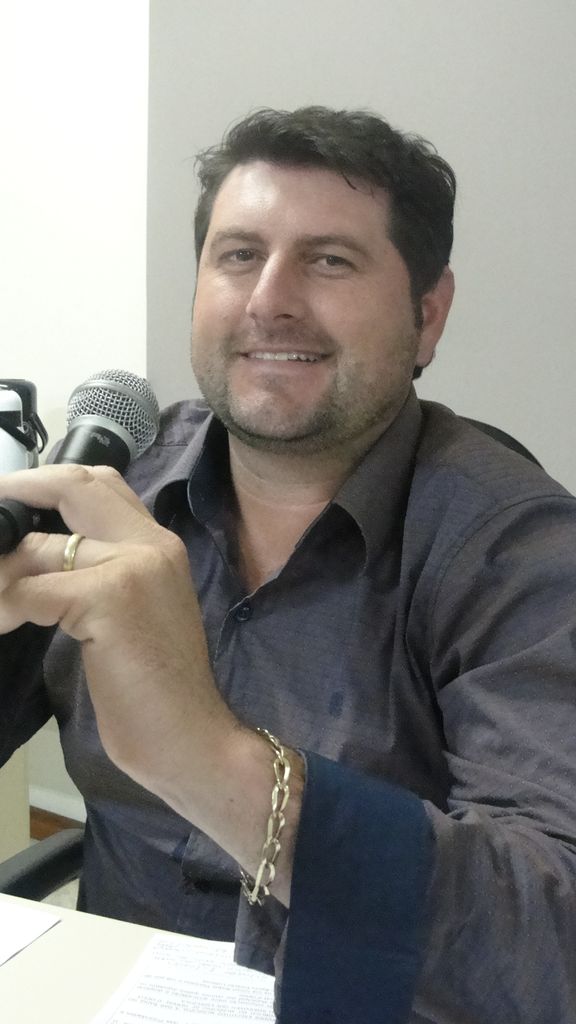 Vereador Parisenti pede melhorias urgentes nas estradas do interior de Herval