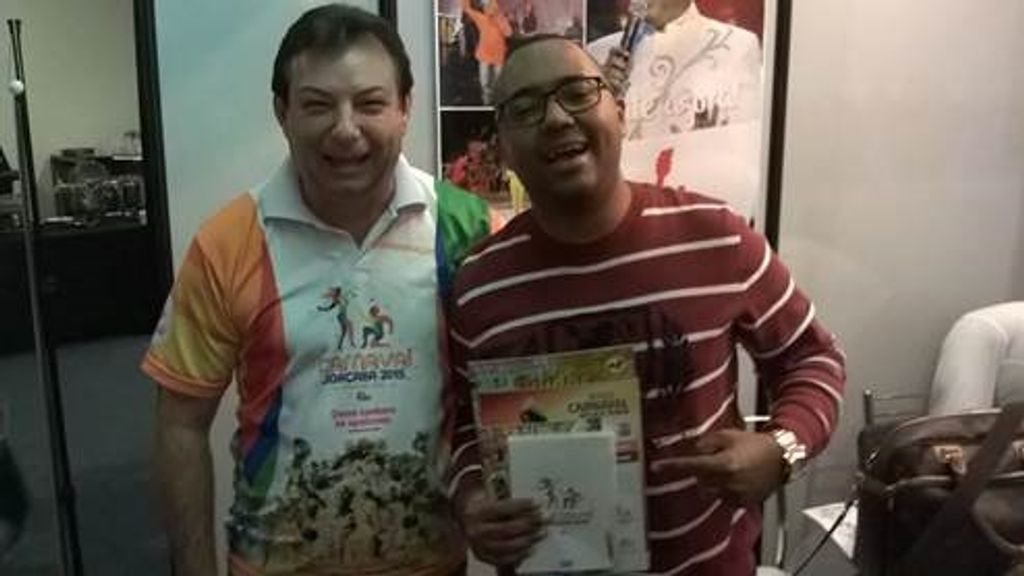 Escolas de Joaçaba e Herval lançam sambas enredo com show de Dudu Nobre