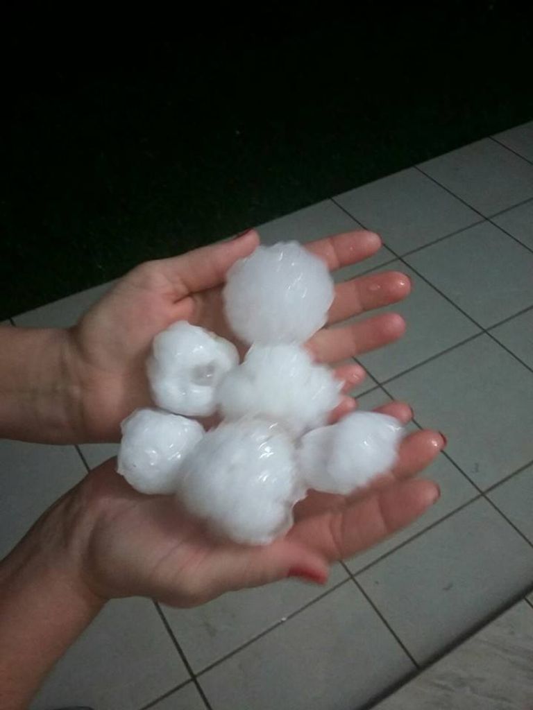 Granizo causa destruição em Chapecó. Mais de mil casas foram atingidas