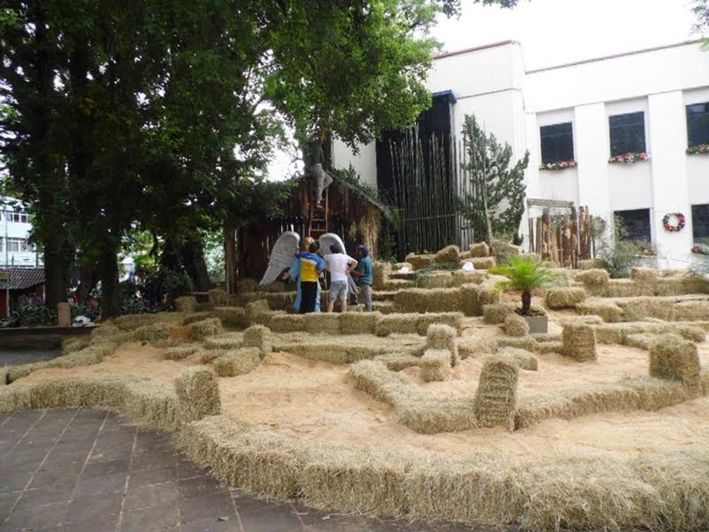 Programação de Natal terá presépio vivo na praça
