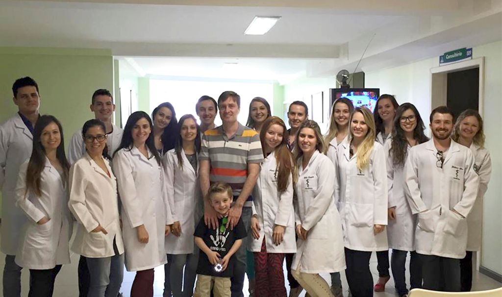 Acadêmicos identificam 12 casos de câncer de pele em campanha realizada no AMU