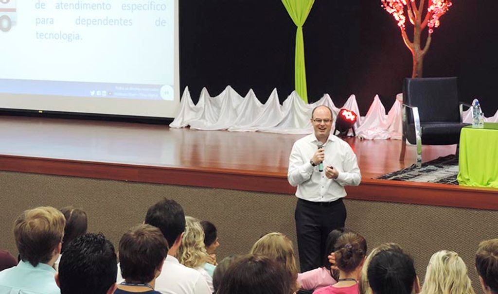 Segurança e ética na internet são temas de palestra na Unoesc