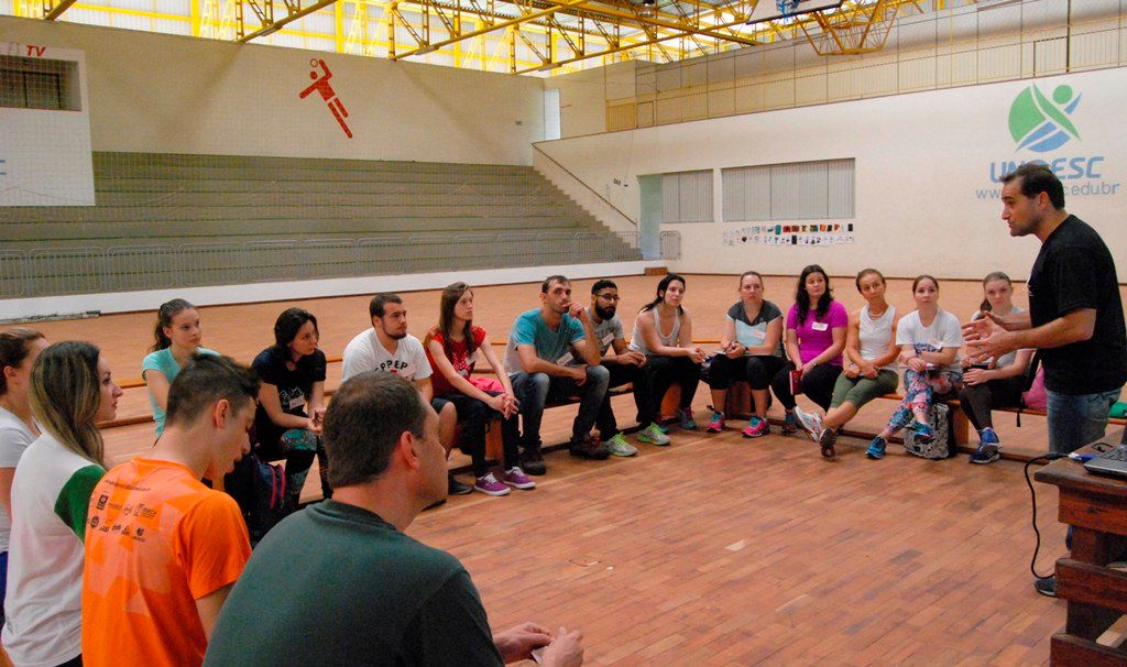 Pesquisador espanhol ministra curso na Unoesc sobre motivação na prática pedagógica escolar